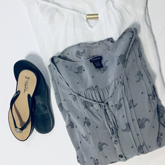 TORRID LOTx3 Plus Sz 1X Blouse + Dress & Sandals - Picture 4 of 8